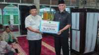 result_IMG-20260222-WA0081 Gubernur Sumbar, Mahyeldi Ansharullah bersama tim Sholat Ashar berjemaah di Mesjid Raya Saning Baka. (Foto Adpim Sumbar).