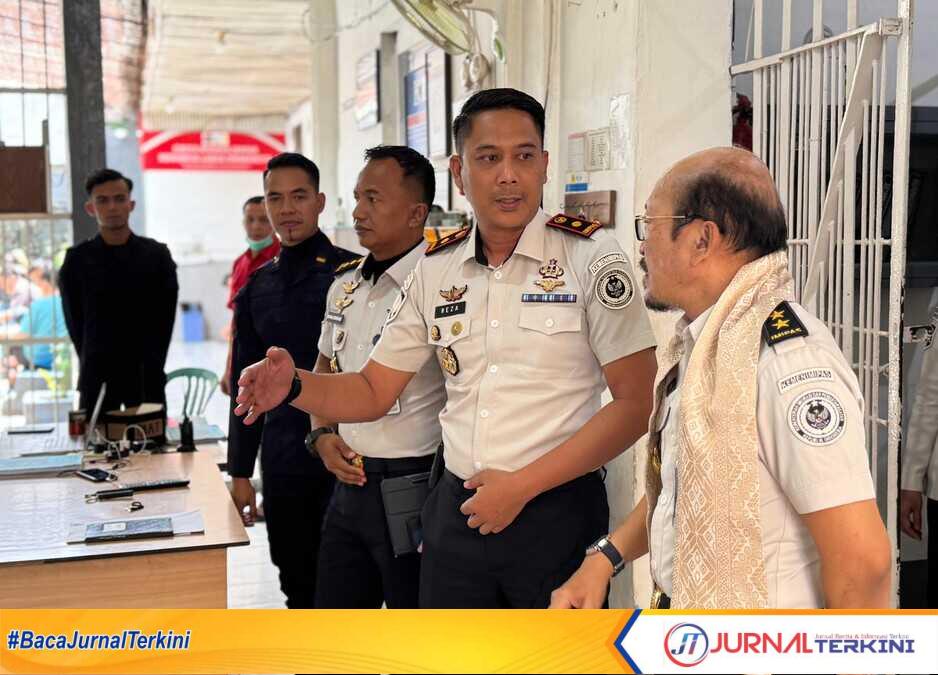 Inspektur Wilayah III Kemenipas saat mengunjungi Rutan Batusangkar. (Foto Diona/Jurnalterkini).