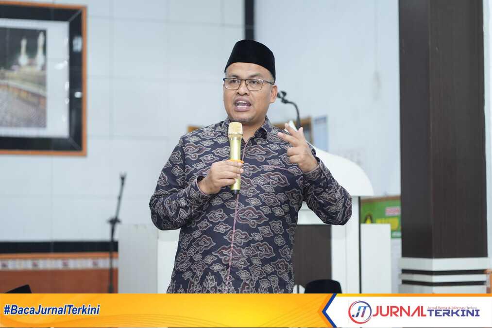 Sekdaprov Sumbar, Arry Yuswandi saat Safari Ramadhan di Pasaman Barat. (Foto Adpim Sumbar).