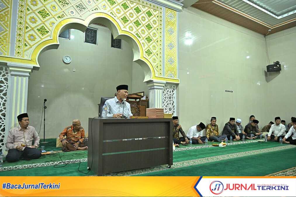 Gubernur Sumbar, Mahyeldi Ansharullah saat Safari Ramadhan di Payakumbuh. (Foto Adpim Sumbar).