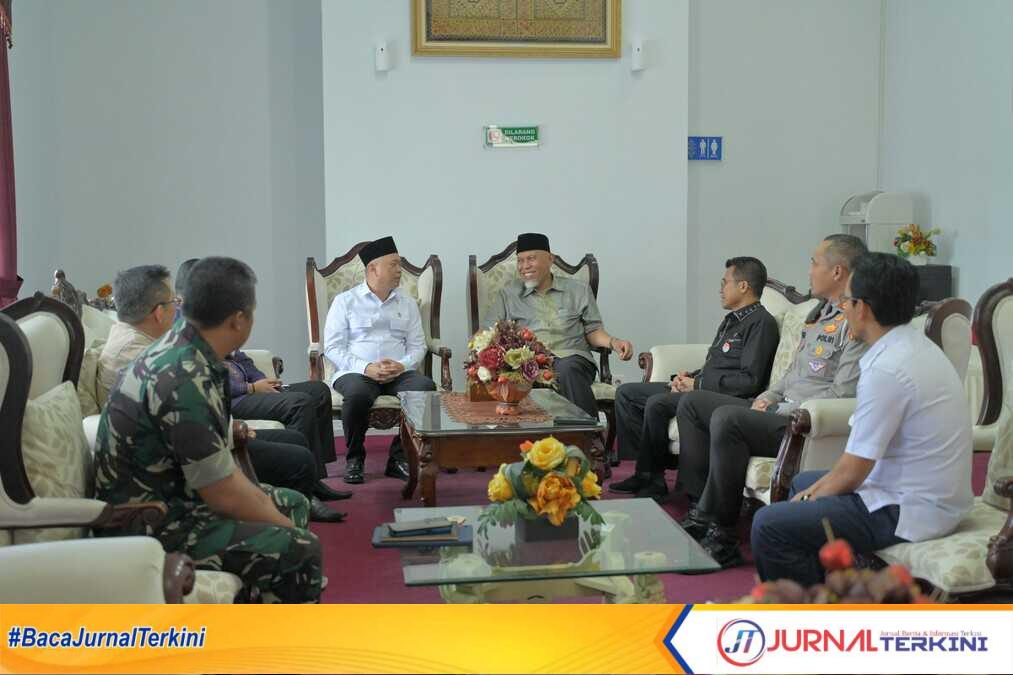 Rakor bersama Menteri Perhubungan RI terkait mudik lebaran di Sumbar. (Foto Adpim Sumbar).