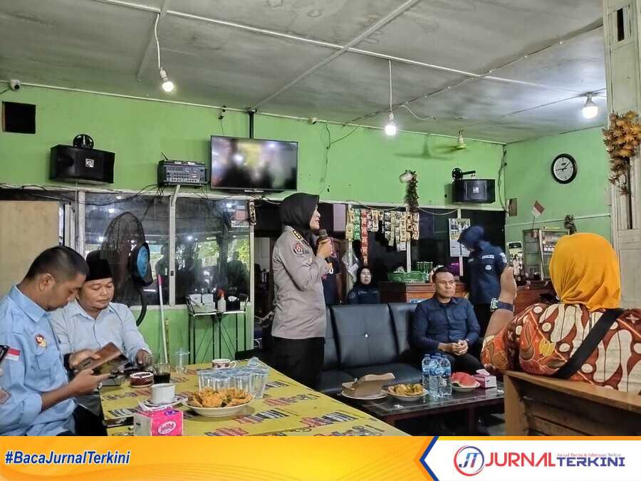 Kabid Humas Polda Sumbar, Kombes Pol. Sus Melawati Rosya saat silaturahmi dengan para awak media. (Foto Dion/Jurnalterkini.id).
