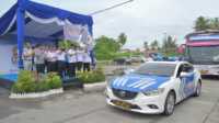 Gubernur Sumbar, Mahyeldi Ansharullah saat melepas program balik gratis tahun 2026.(Foto Adpim Sumbar).