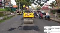 Perbaikan jalan Prov di Kab Tanah Datar. (Dion/Jurnalterkini.id).