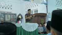 Sekdaprov Sumbar, Arry Yuswandi saat Safari Ramadhan di Mesjid Raya Kacang, Kab Solok. (Foto Adpim Sumbar).