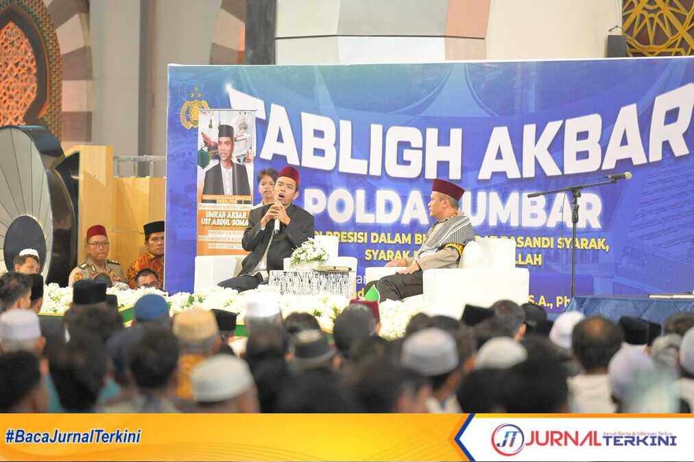 Ustadz Abdul Somad saat kegiatan Tabligh Akbar di Masjid Raya Syekh Ahmad Khatib Al-Minangkabawi. (Foto Adpim Sumbar).