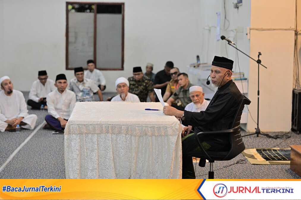 Gubernur Sumbar, Mahyeldi Ansharullah saat Safari Ramadhan di Padang Panjang. (Foto Adpim Sumbar).