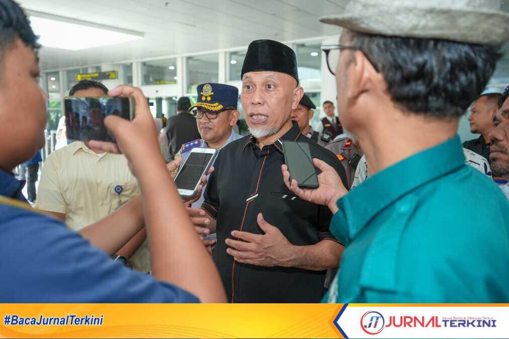 result_IMG-20260319-WA0035 Gubernur Sumbar, Mahyeldi Ansharullah saat memantau arus mudik di BIM. (Foto Adpim Sumbar).