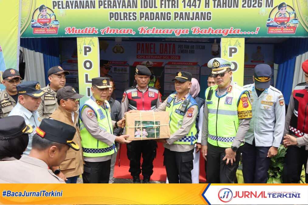 Kapolda Sumbar saat meninjau Pos Pam Lembah Anai. (Foto Istimewa).