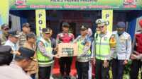 Kapolda Sumbar saat meninjau Pos Pam Lembah Anai. (Foto Istimewa).
