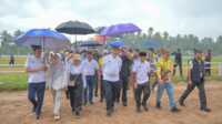 Gubernur Sumbar, Mahyeldi Ansharullah saat membuka event Pacu Kuda Padang Pariaman Tahun 2026.(Foto Adpim Sumbar).