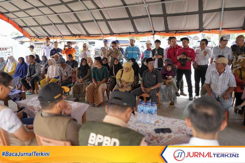 result_IMG_20260305_003502 Sekretaris Utama BNPB, Rustian, saat kunker di kawasan Huntap di Nagari Saniang Baka dan Nagari Muaro Pingai. (Foto Kominfo Kab Solok).