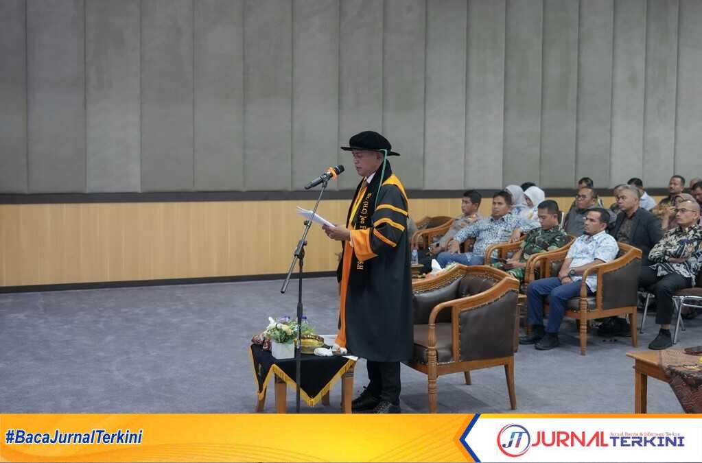 Bupati Solok Dianugerahi Gelar Doktor Honoris Causa oleh Asean University Internasional Malaysia. (Foto Kominfo Kab Solok).