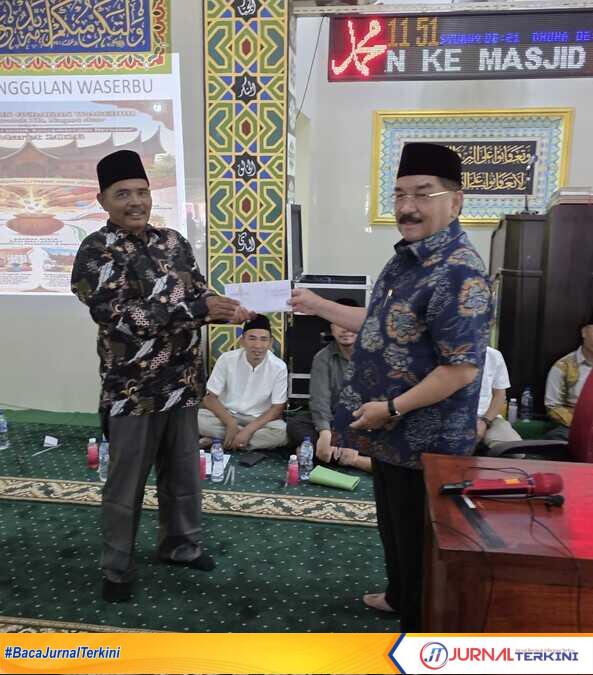 M Shadiq Pasadigoe saat menghadiri syukuran WASERBU. (Foto Istimewa).