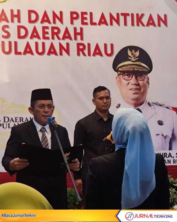 Gubernur Kepri Ansar Ahmad melantik Misni sebagai Sekda Kepri