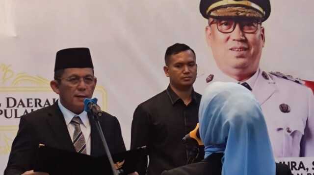 Gubernur Kepri Ansar Ahmad melantik Misni sebagai Sekda Kepri