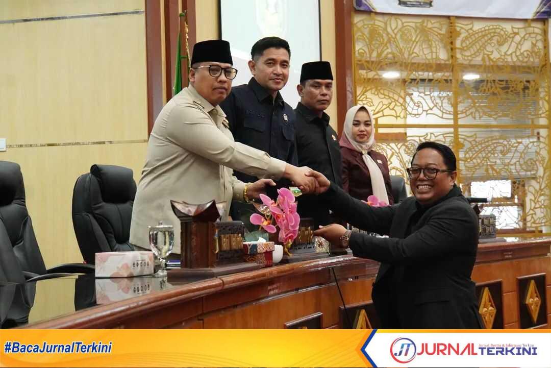 Rapat paripurna DPRD Kota Padangpanjang LKPj Walikota TA 2025. (Foto Dion/Jurnalterkini. id).