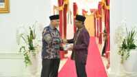 Gubernur Sumbar, Mahyeldi Ansharullah (kiri) bersama Muhibuddin (kanan). (Foto Adpim Sumbar).