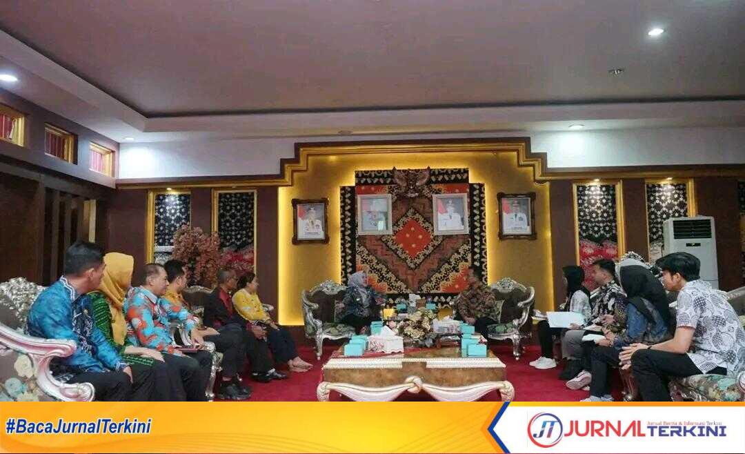 Bupati Musi Rawas, Ratna Machmud, menerima audiensi dari Badan Pengawas Obat dan Makanan (BPOM) Lubuklinggau di Pendopoan Rumah Dinas Bupati Musi Rawas, Kamis (9/4/2026).