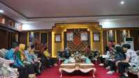 Bupati Musi Rawas, Ratna Machmud, menerima audiensi dari Badan Pengawas Obat dan Makanan (BPOM) Lubuklinggau di Pendopoan Rumah Dinas Bupati Musi Rawas, Kamis (9/4/2026).