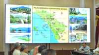 Gubernur Sumbar, Mahyeldi saat menerima audiensi Bupati Sijunjung, Benny Dwifa. (Foto Adpim Sumbar).