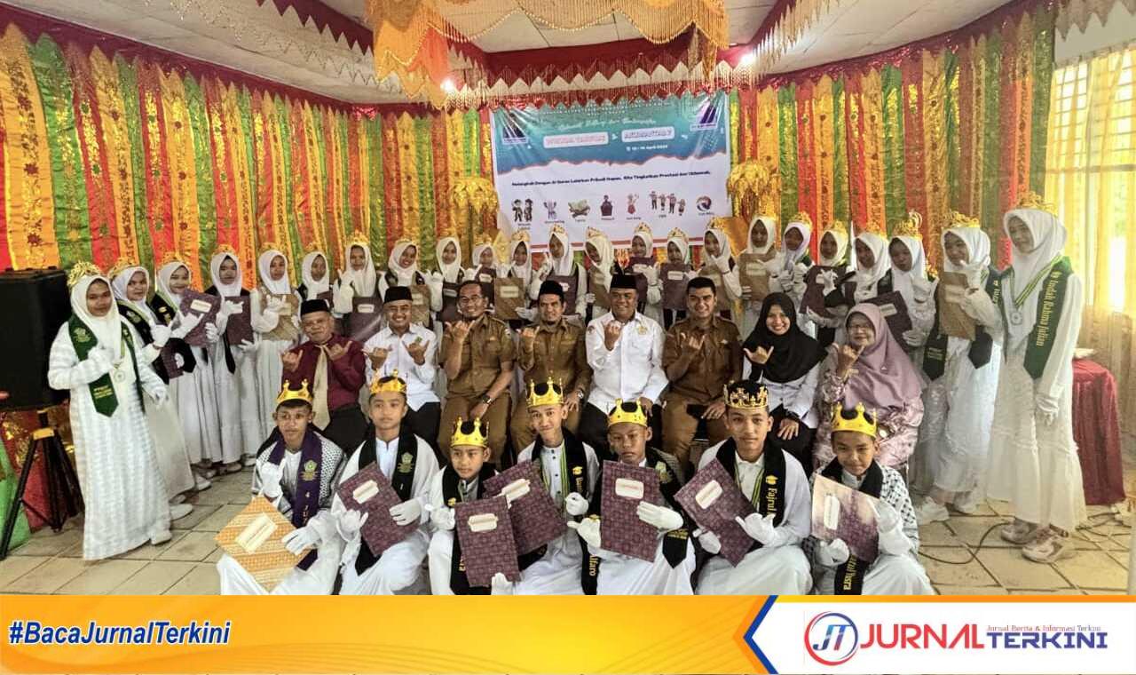 Wisuda tahfidz di MTsN 7 Solok. (Foto Istimewa).