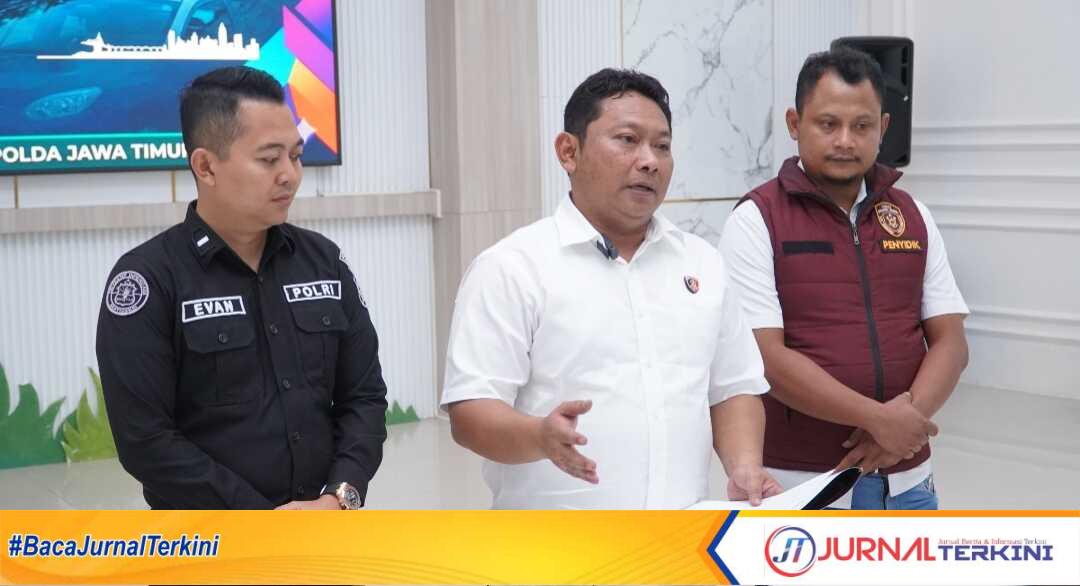 Petugas Satreskrim Polres Pamekasan mengamankan tersangka L, mantan anggota DPRD Sumenep, dalam kasus dugaan penipuan dan penggelapan dana Rp1 miliar.