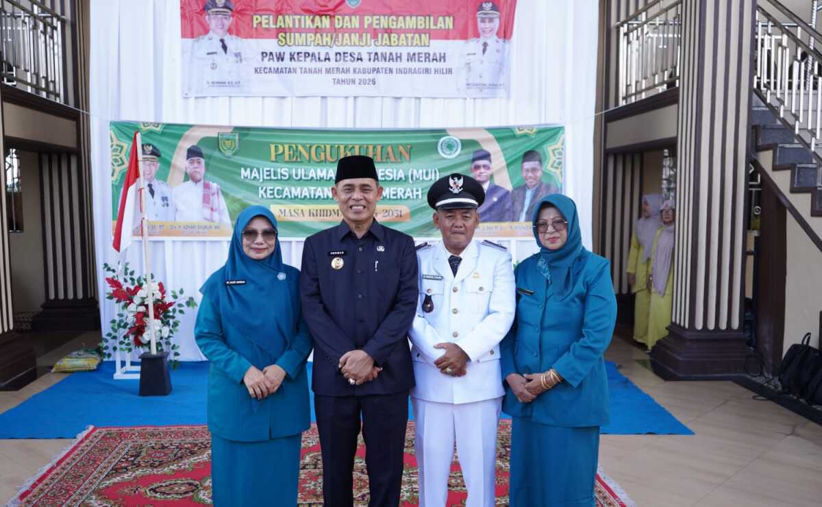 bupati Inhil lantik kepala desa tanah merah-1