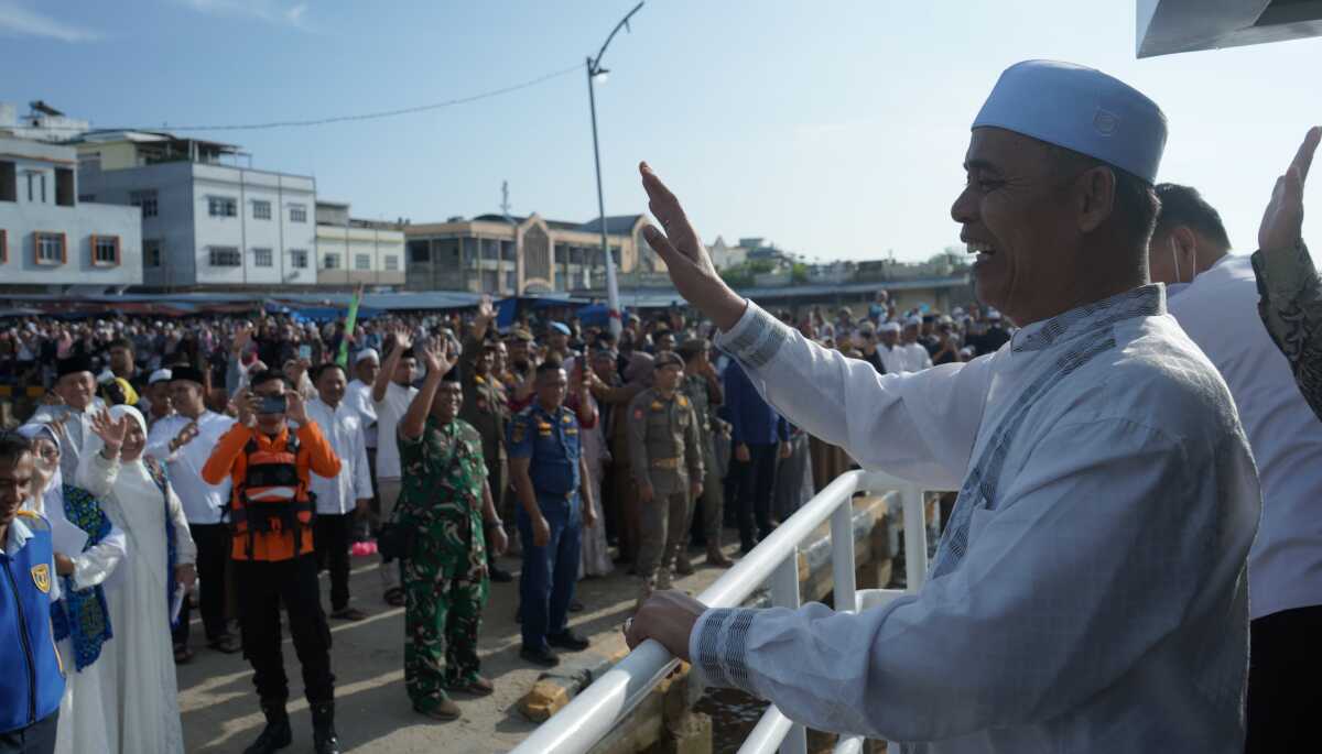 bupati Inhil lepas calon jemaah haji1 Bupati Indragiri Hilir, Herman, resmi melepas 307 jamaah calon haji (JCH)