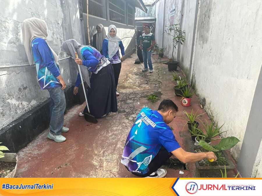 result_IMG-20260407-WA0127 Kegiatan aksi bersih lingkungan hingga rumah ibadah oleh Rutan Batusangkar. (Foto Istimewa).