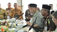 Gubernur Sumbar, Mahyeldi Ansharullah saat rapat pendahuluan percepatan pembangunan Ruas Tol Sicincin - Bukittinggi. (Foto Adpim Sumbar).