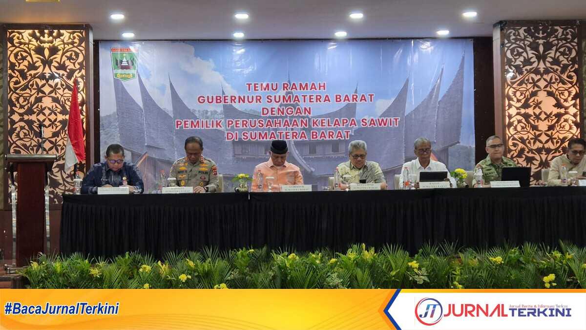 result_IMG-20260411-WA0006 Pemprov Sumbar dan Forkopimda saat dialog dengan pengusaha perkebunan kelapa sawit di Sumbar. (Foto Adpim Sumbar).