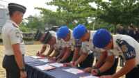 Kalapas Narkotika Sawahlunto, Ressy Setiawan pimpin ikrar Zero Halinar. (Foto Dion/Jurnalterkini).