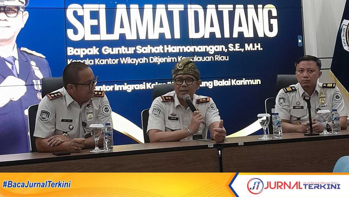 silaturahmi Kakanwil Ditjenim Kepri dengan Wartawan di Karimun