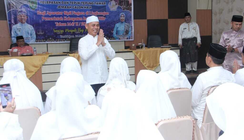 tepung tawar jemaah calon haji asn inhil Bupati Inhil tepung tawar jemaah calon haji asn