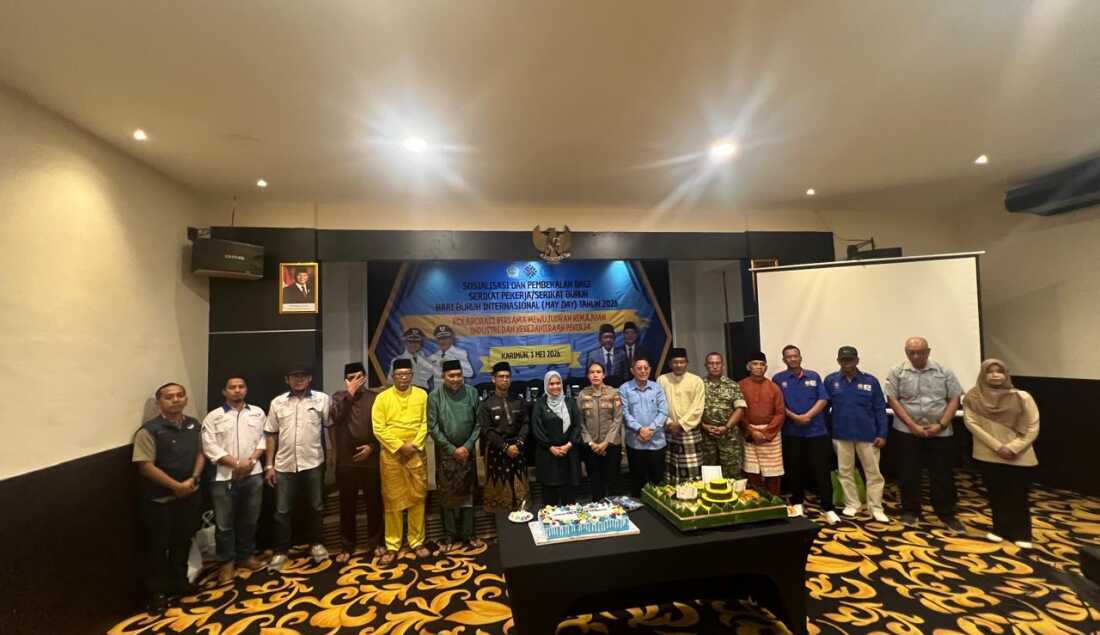 BPJS Ketenagakerjaan Cabang Karimun bersama Bupati Karimun Iskandarsyah, Wakil Bupati Rocky Marciano Bawole, perwakilan perusahaan dan buruh memperingati Hari Buruh Internasional atau May Day 2026 di Hotel Aston Karimun City, Jumat (1/5/2026). (BPJS Ketenagakerjaan Karimun)