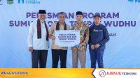 FB_IMG_1778766931813 Menteri Ketenagakerjaan RI bersama Gubernur Sumbar saat meresmikan sumur bor dan tempat wudhu di Kota Padang. (Foto Adpim Sumbar).