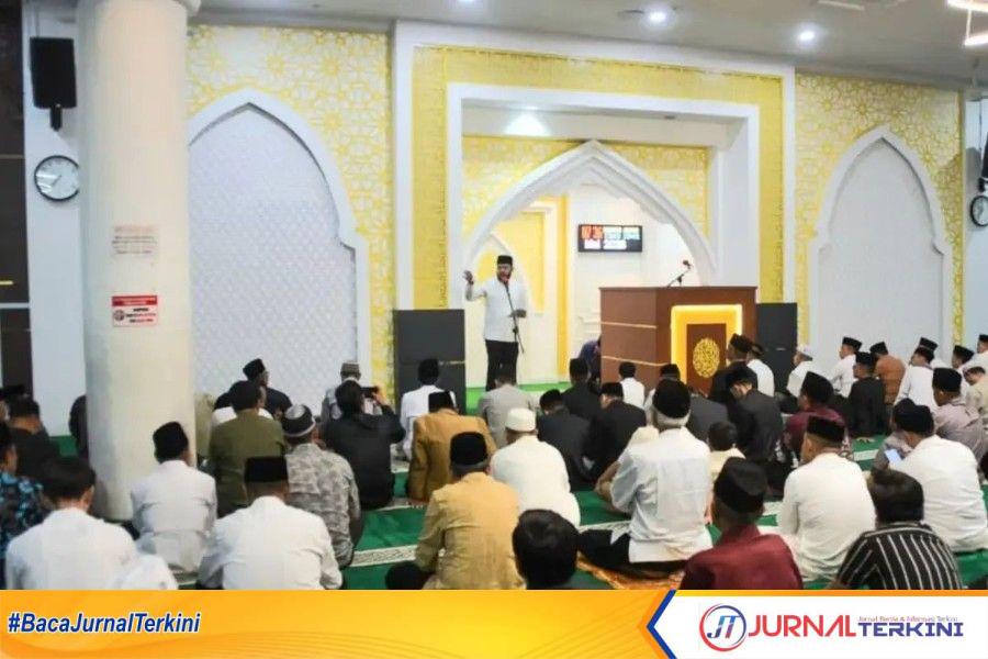 Pelaksanaan Sholat Iduladha di Masjid Agung Nurul Iman Kota Padang. (Foto Prokopim Padang).