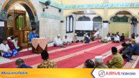 Wawako Padang, Maigus Nasir saat memberikan Tausiyah pada kegiatan Subuh Mubarokah. (Foto Prokopim Padang).