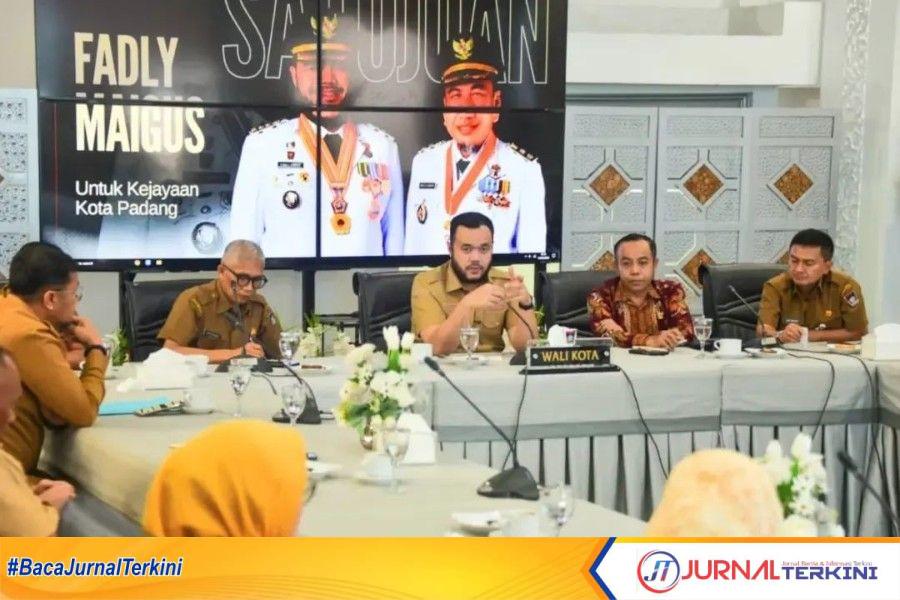 Wali Kota Padang, Fadly Amran saat menerima kunjungan KPAI. (Foto Prokopim Padang).