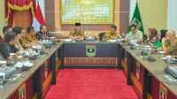 Rapat pembahasan pengembangan strategis Kepulauan Mentawai. (Foto Adpim Sumbar).