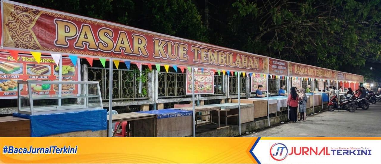 Ket Foto: tempat berjualan terpusat bagi pelaku Usaha Mikro, Kecil, dan Menengah (UMKM) pedagang kue dan penganan khas lebaran haji.