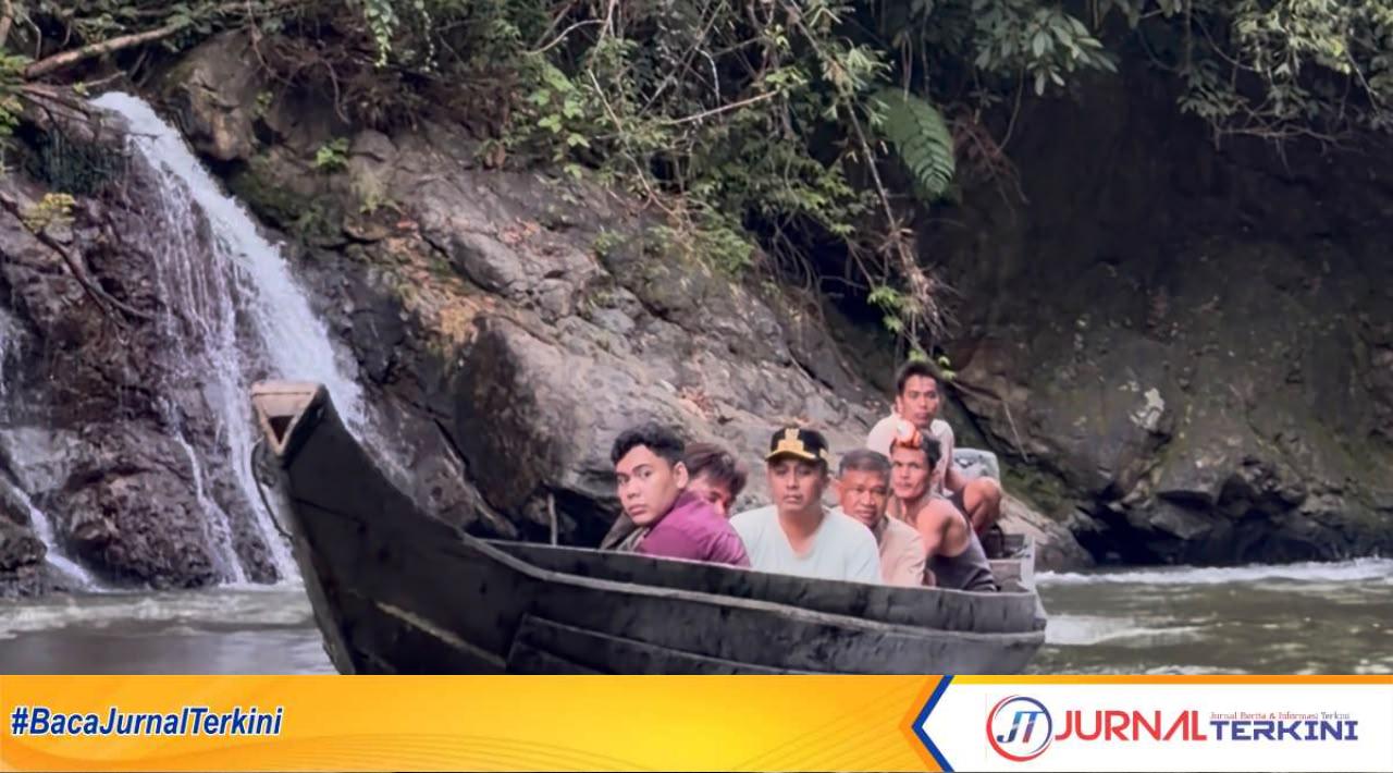 Wagub Sumbar, Vasco Ruseimy dan Rombongan saat menembus pelosok Pasaman. (Foto Adpim Sumbar).