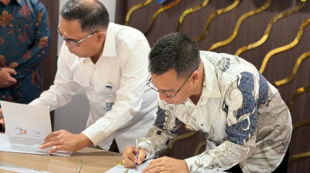 bupati anambas teken naskah hibah gudang bulog