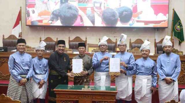 DPRD Kota Batam mengesahkan perda lembaga adat melayu