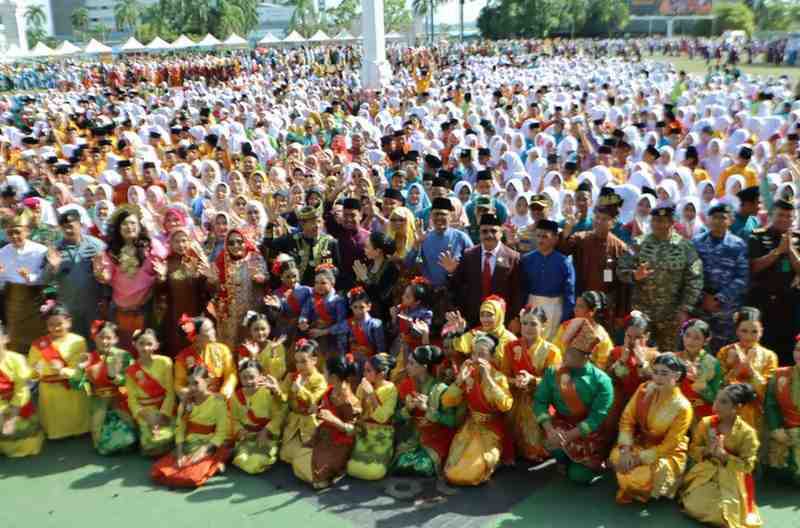 dprd batam meriahkan hardiknas dprd batam meriahkan hardiknas di dataran engku puteri