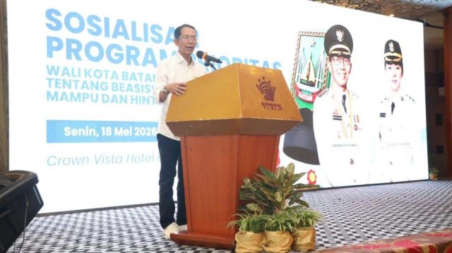 Wali kota batam amsakar achmad tingkat program beasiswa