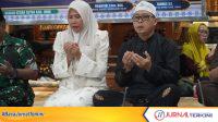 Ket Foto: Wakil Ketua 1 DPRD Kabupaten Indragiri Hilir Ir. H. AMD. Junaidi AN, M.Si, dampingi Wabup Inhil saat menyambut kedatangan Jamaah Haji Kloter 7 di Mesjid Agung Al- Huda