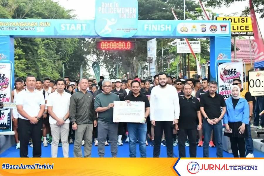 Kegiatan Bhayangkara Run Polresta Padang 2026. (Foto: Prokopim Padang).