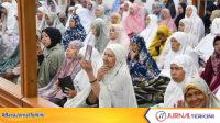 Kegiatan Subuh Mubarakah di Komp Dangau Teduh, Kec Lubek, Kota Padang. (Foto: Prokopim Padang).